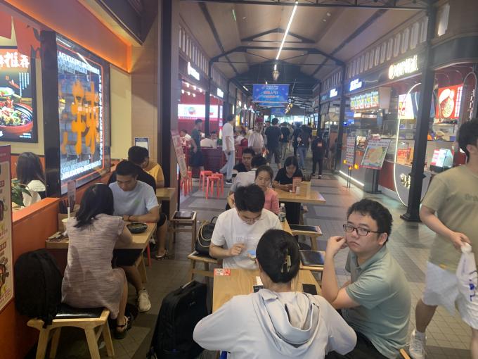 辣不哆鸡公煲加盟热线(图2)